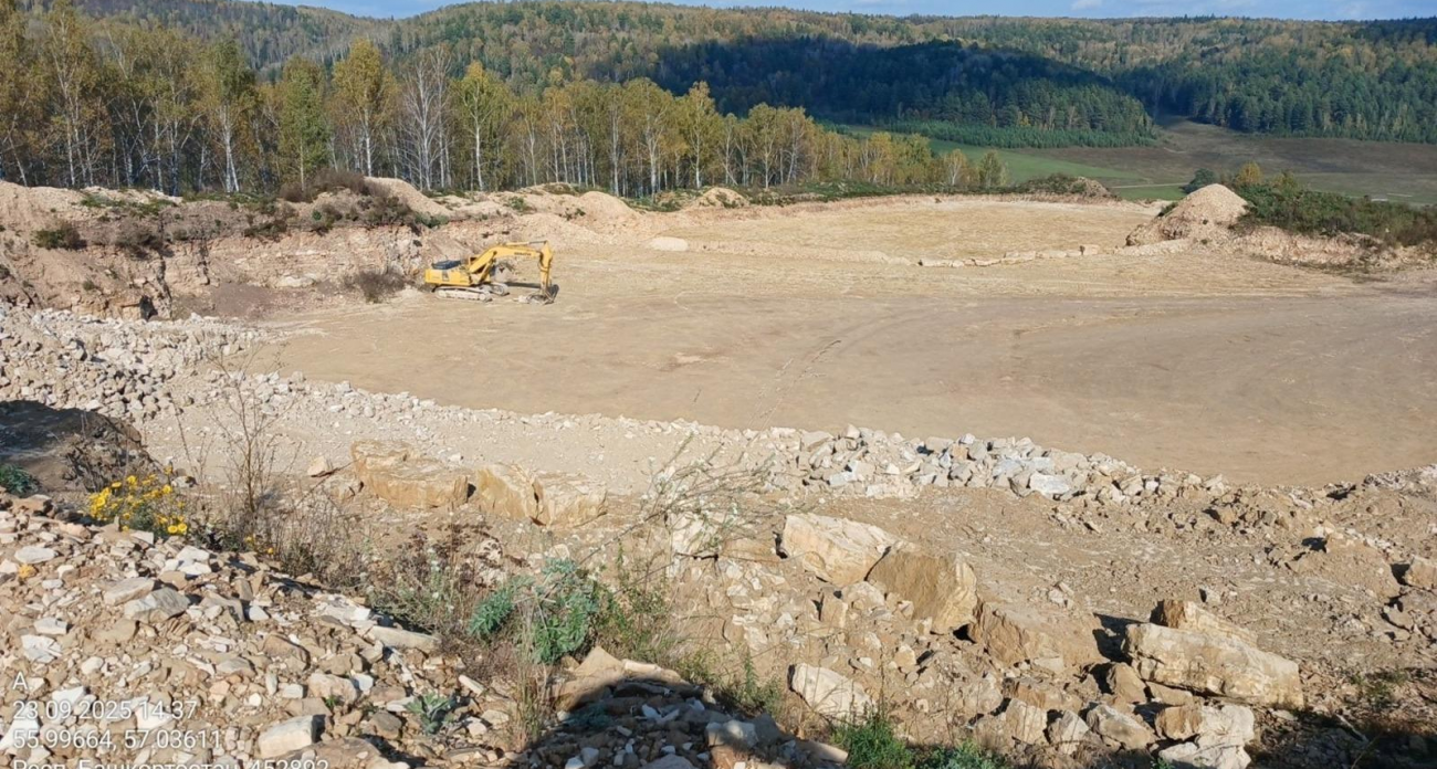 На сельхозземлях под Гумбино вырыли карьер на 1,79 га и сняли весь плодородный слой