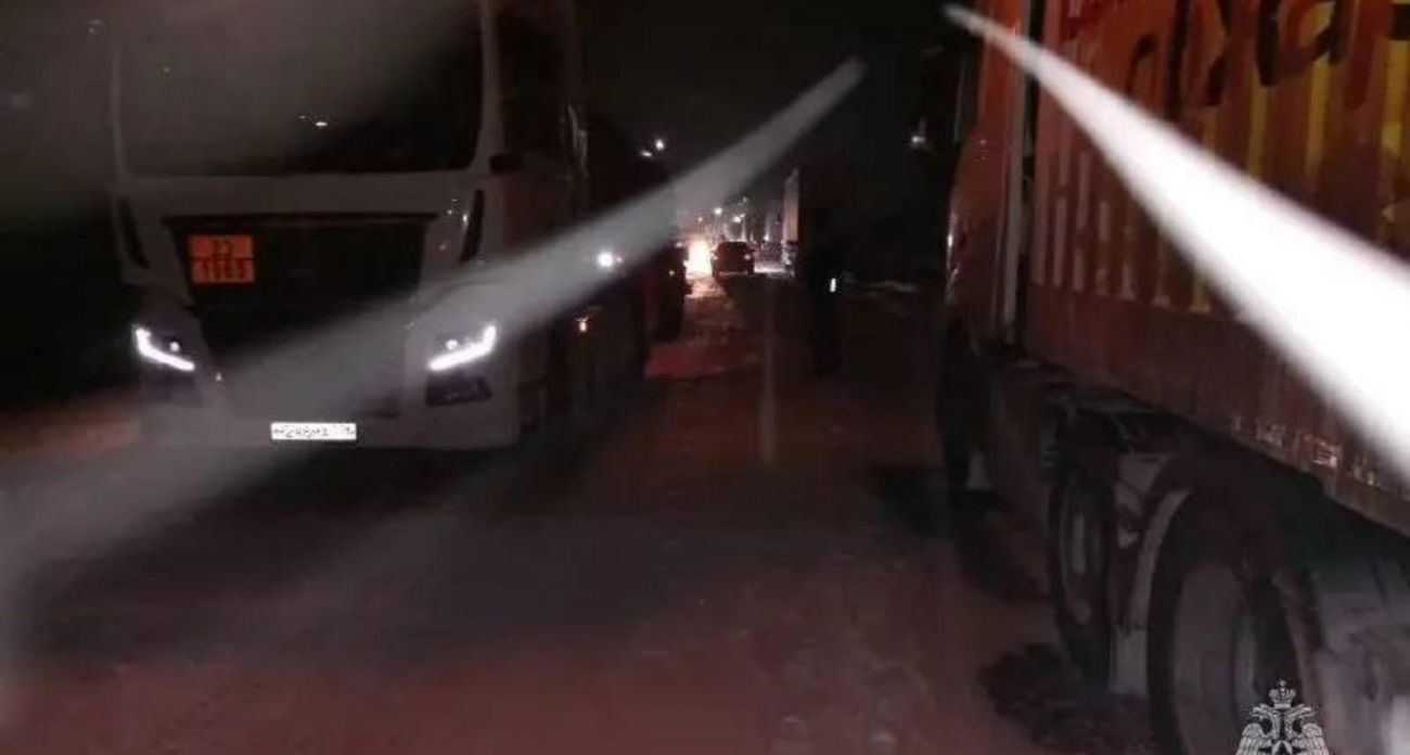 На трассе М-5 в Башкирии водители замерзают в многокилометровом заторе
