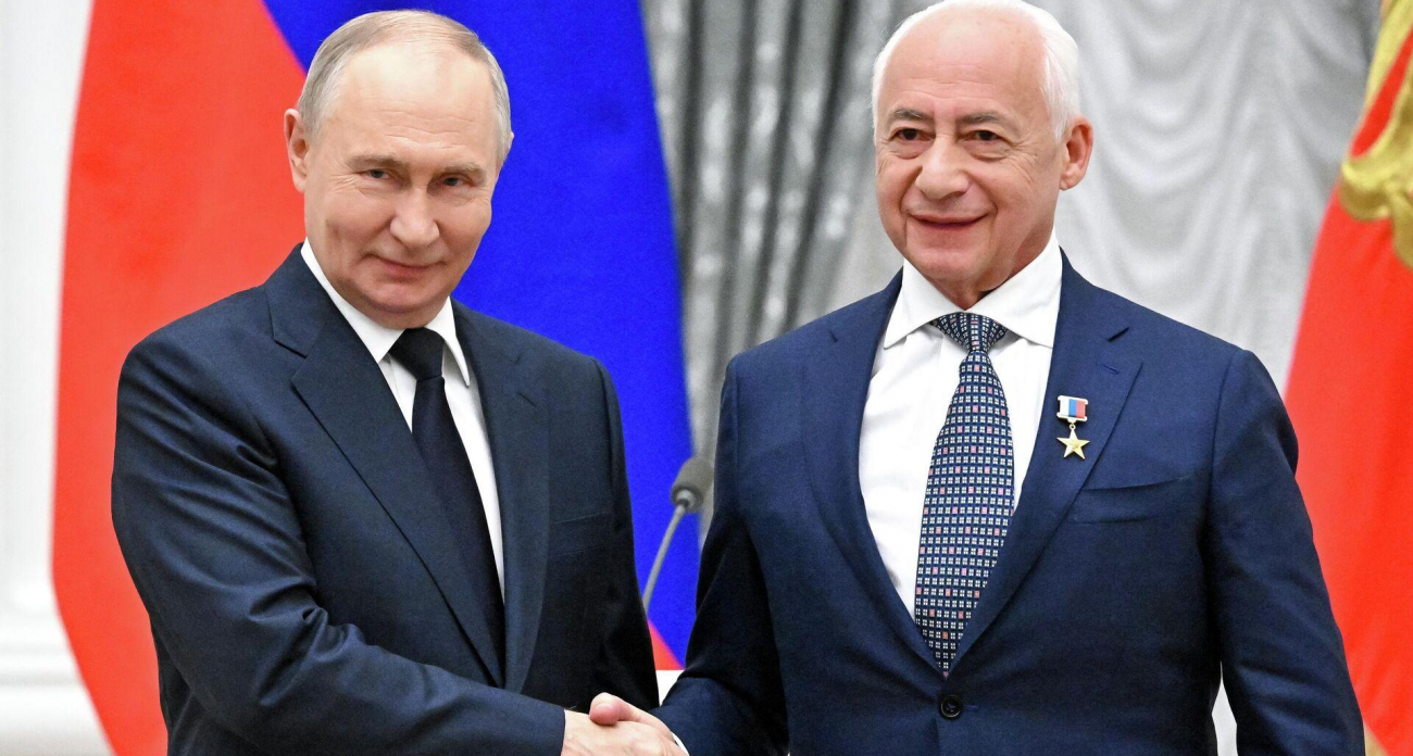 Спиваков получил звание Героя Труда в год 80-летия Победы