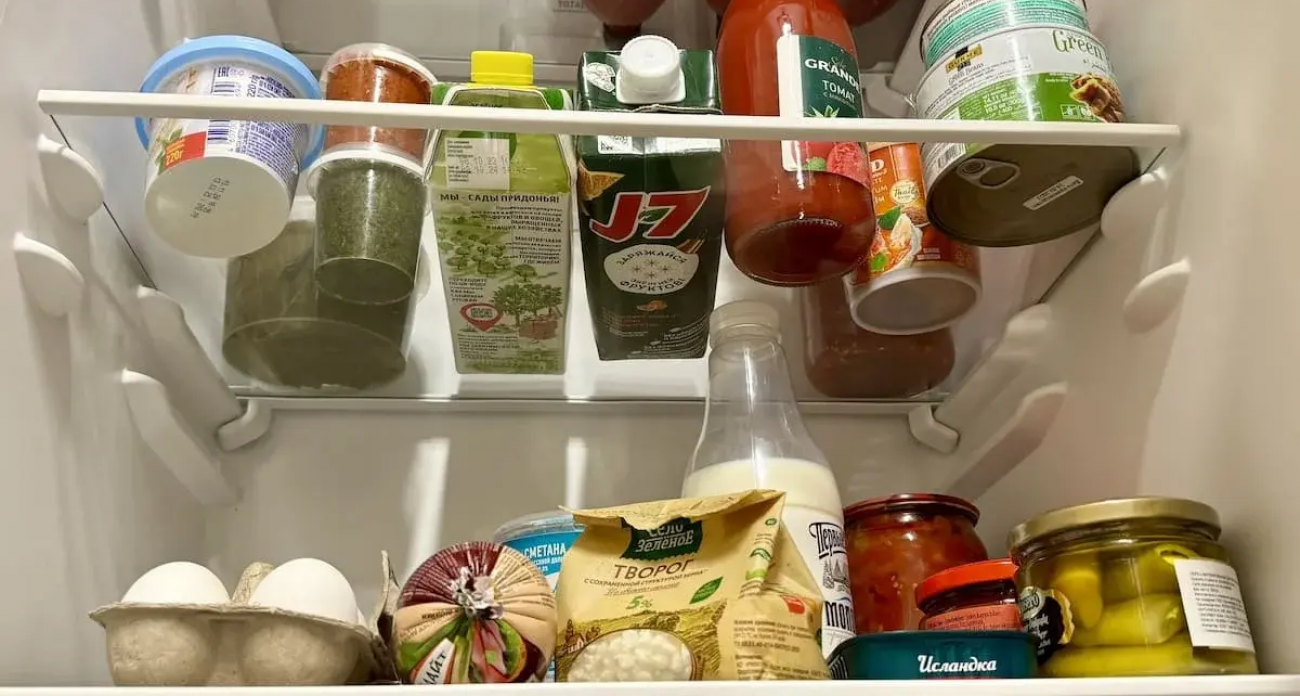 Салат за 12 часов, торт за 3 дня: Роспотребнадзор раскрыл сроки хранения праздничных блюд