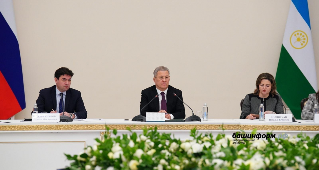 «Наше гражданское общество стало сильнее»: Радий Хабиров обсудил с активистами Башкирии патриотизм в условиях испытаний