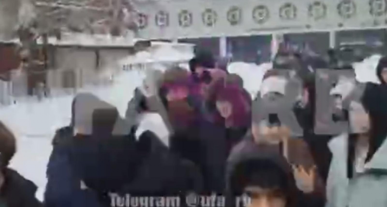 Сообщение о бомбе заставило эвакуировать авиационный техникум в Уфе