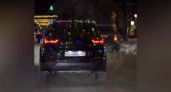 В Уфе заметили автомобиль, украшенный новогодними гирляндами