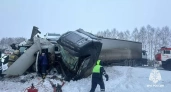 Лобовое столкновение трех грузовиков в Башкирии: двое пострадавших