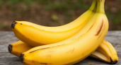 Банановую кожуру посыпаю солью — весь июнь радуюсь своей находке: идеальный лайфхак для дачников