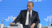 Футболки с цитатами Путина и Лаврова собрали очереди на стенде Башкортостана на ПМЭФ