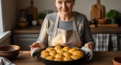 Соединяю стакан кефира с фаршем: в итоге получаю множество вкуснейших ленивых беляшей