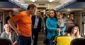 Пассажир отказался уступить место женщине с ребёнком — весь вагон устроил такое, что запомните навсегда