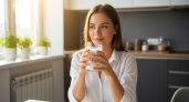 Ученые назвали лучший утренний напиток вместо чая и кофе — улучшает кожу и радует кишечник