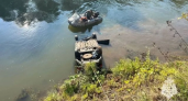 Пьяный водитель не справился с управлением и утопил "Ладу" в реке Дема