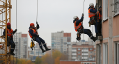 Рабочий упал с 4-го этажа на стройке в Уфе: спасатели спускали пострадавшего на альпснаряжении