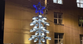 Уфимские коммунальщики собрали новогоднюю елку из старых уличных фонарей