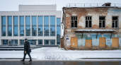 В Уфе современный Арт-квадрат соседствует с опасными развалинами на Коммунистической
