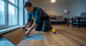 Строители массово отказываются от ламината ради этого покрытия — в три раза прочнее и почти даром