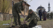 Военные из Башкирии высадили берёзы у часовни и мечети в ДНР