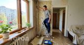 Мучился со шпателем целый день пока не попробовал этот состав: старые обои отходят от стен целыми пластами