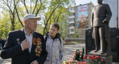 Хабиров возложил цветы к памятнику Шаймуратову в День Победы