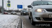Откажитесь от дорогой автохимии: пластик в салоне засверкает как новый с помощью средства за 30 рублей