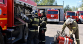В Салавате 55 спасателей тушили заброшенное здание на Первомайской