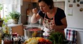 Секрет идеального борща кроется в подготовке свеклы: перестаньте ее варить и попробуйте этот простой метод
