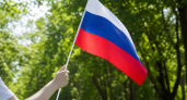 Радий Хабиров возложил цветы к Монументу Дружбы в День России