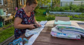 Хватит копить ветошь в шкафу: как за пару вечеров сшить уютный бисквитный плед из старых простыней
