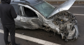 В Уфе на Затонском шоссе пассажирка пострадала после удара Renault в опору