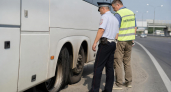 На трассе Уфа — Оренбург проверяют автобусы и такси на документы