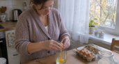 Перестала жарить яйца обычным способом: использую стеклянную кружку и получаю нежный завтрак без лишнего масла