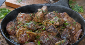 Перестаньте переплачивать за сухую курицу: это доступное мясо содержит больше белка и получается намного нежнее