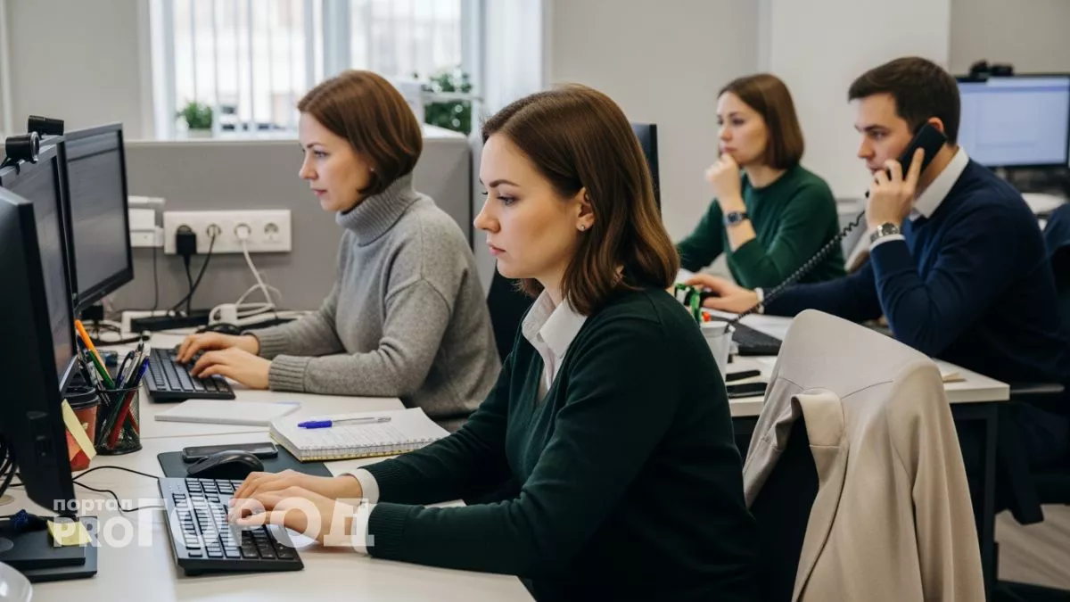 Рабочая неделя в России сокращается до четырех дней: понедельники станут официальными выходными