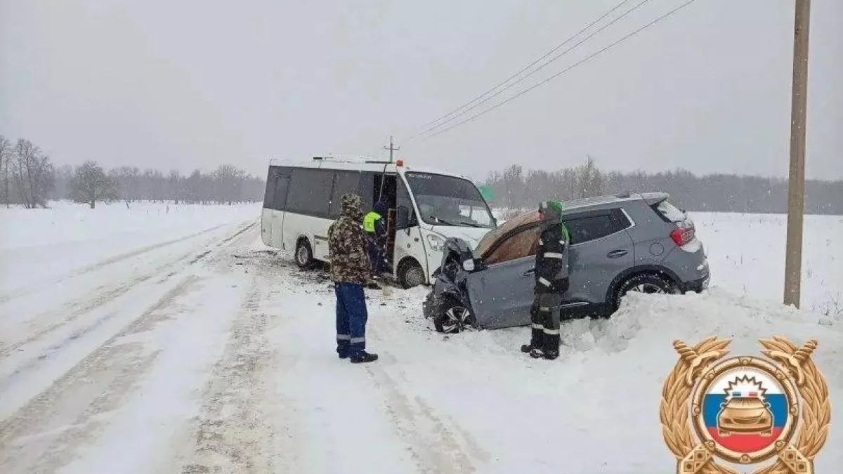 Пустой вахтовый автобус насмерть сбил 75-летнюю пассажирку в Башкирии