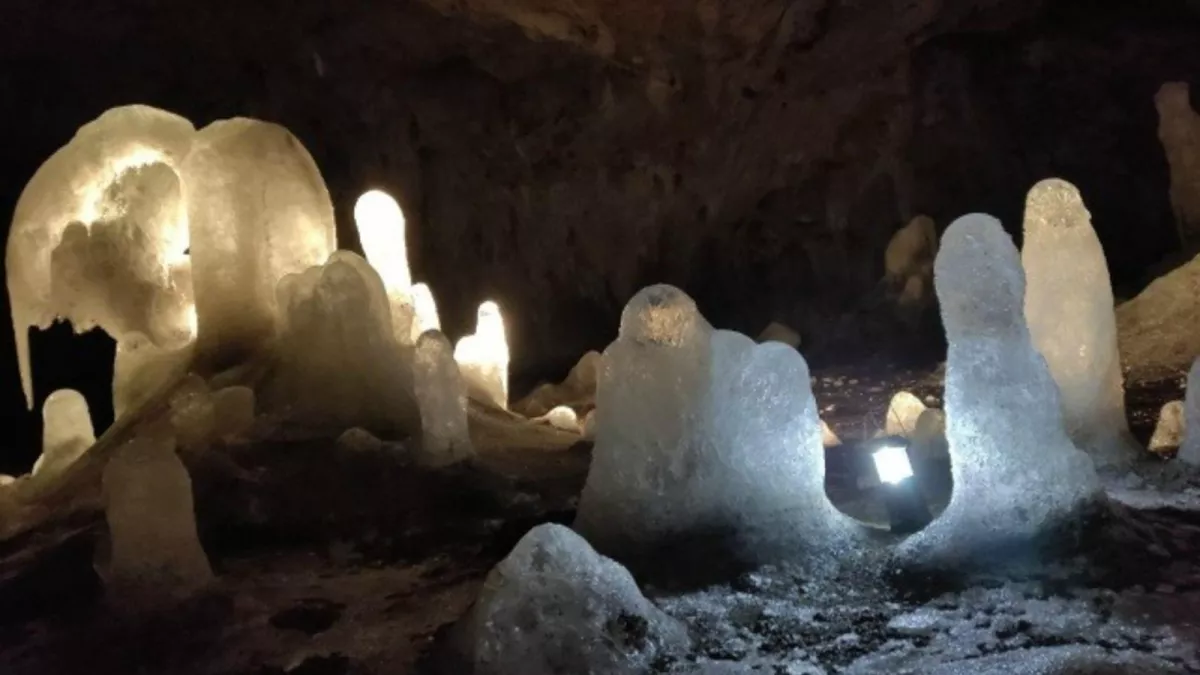 Аскинская пещера в марте показывает ледяные чудеса максимальных размеров