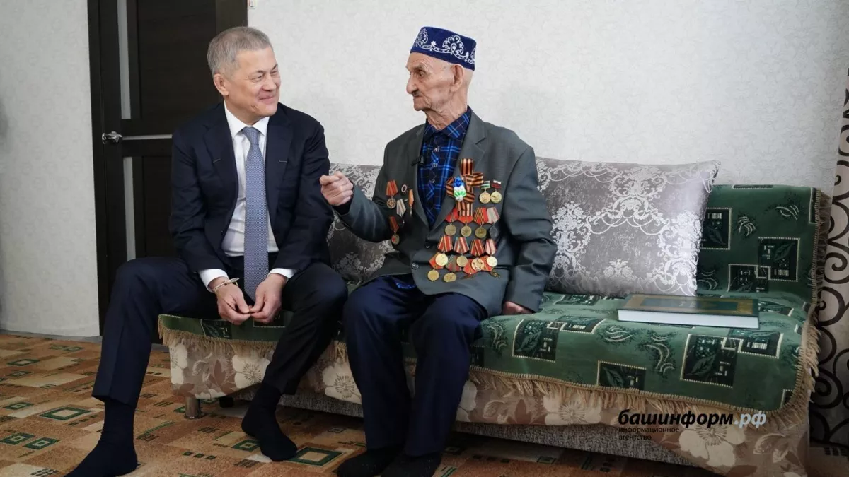 Хабиров встретился с ветераном, который 7 лет не мог вернуться домой