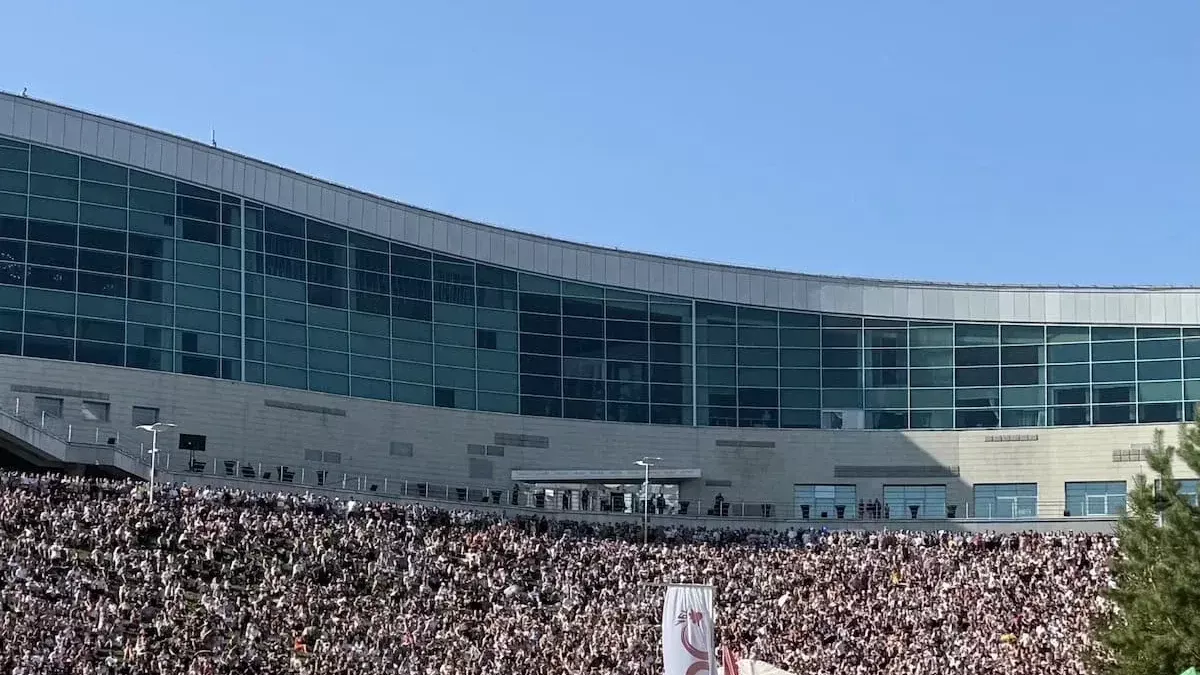 Стол за 708 тысяч и кухню продают со скидкой 50%