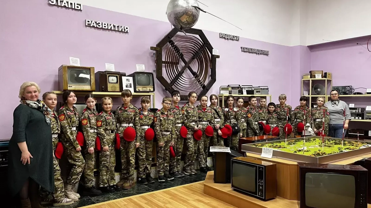 Школьники Уфы увидели суперкомпьютер и узнали о спортивном программировании