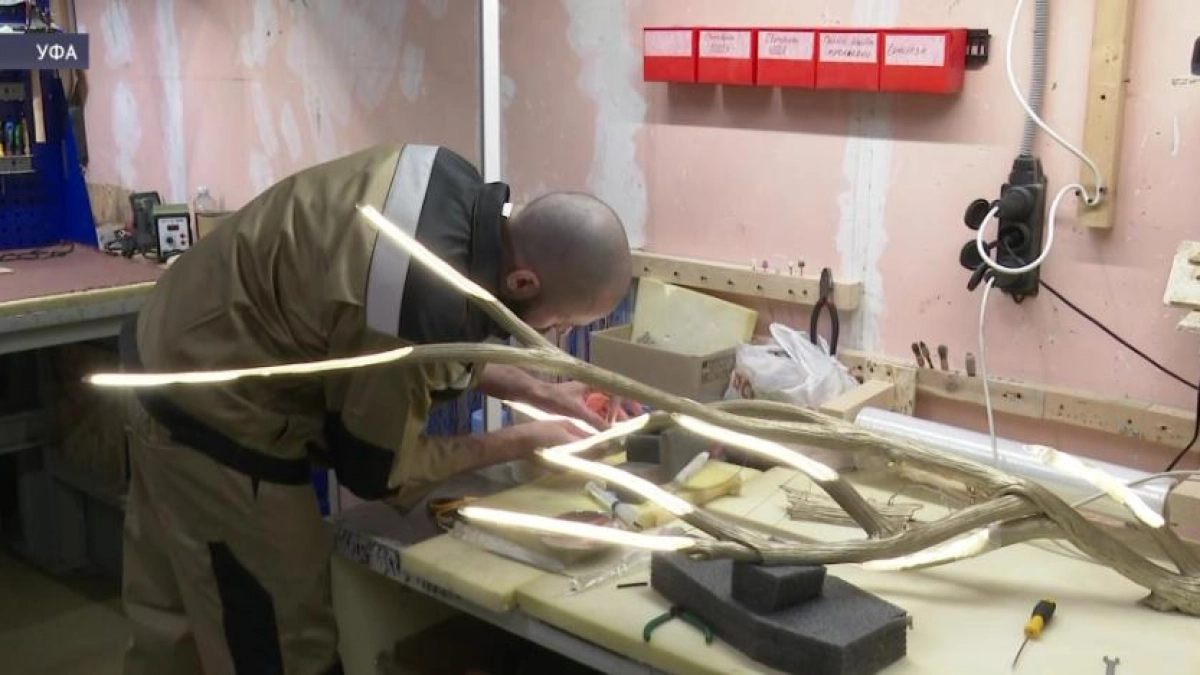 Уфимские мастера делают люстры для звёзд и поставляют их в Европу