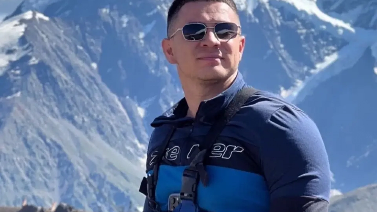 Блогер без обеих ног отправился на Эверест — 8800 метров на руках