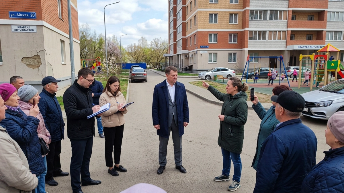 Мэр Уфы встретился с пострадавшими от атаки БПЛА и открыл горячую линию