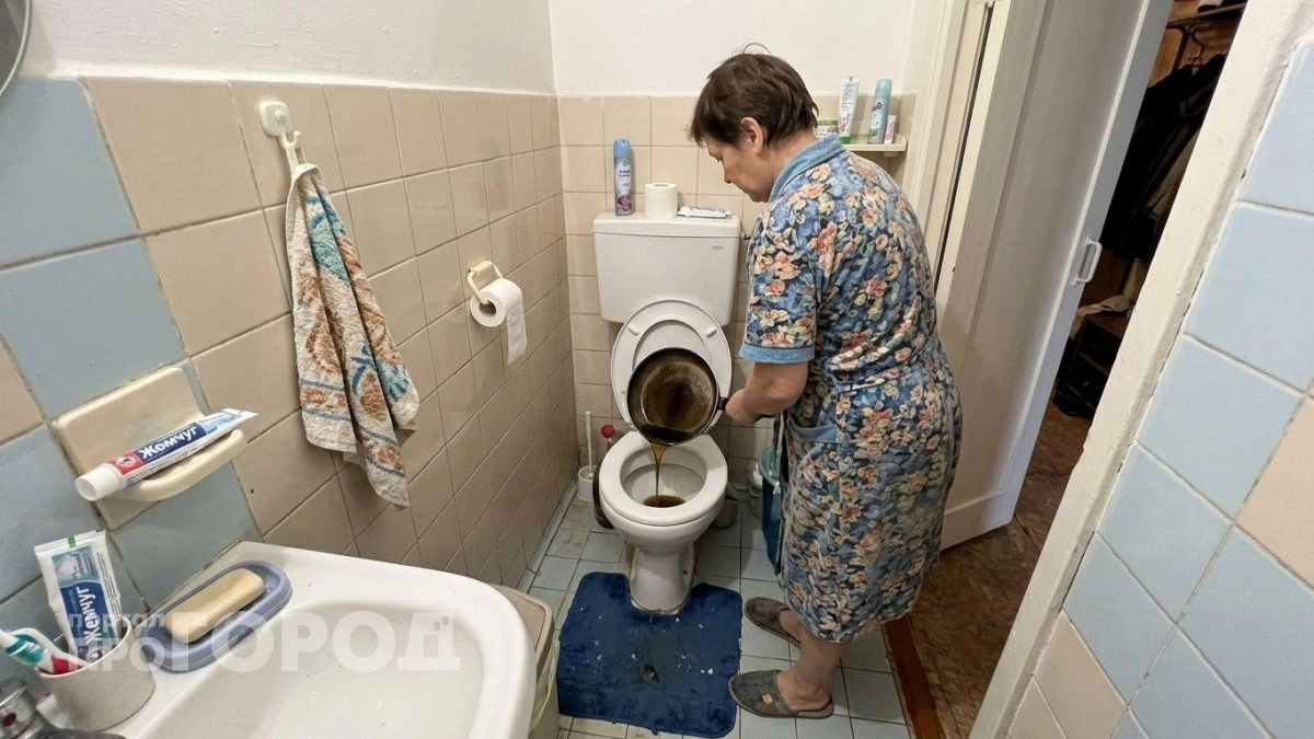 Прекратите сливать масло в раковину: как одна привычка незаметно уничтожает ваши трубы и бюджет семьи