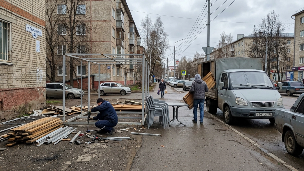 В Уфе снесли террасу на Первомайской: предприниматель не вывез объект сам