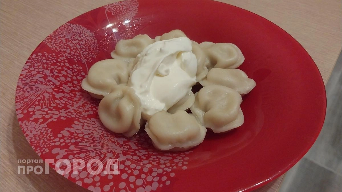 Хватит мучить пельмени в кипятке: я нашла способ сделать их сочными и аппетитными без варки и масла на сковороде