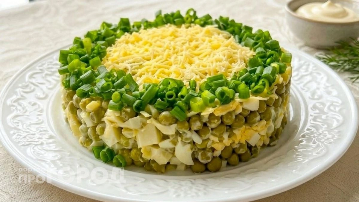 Всего четыре доступных продукта и пять минут времени: готовлю изысканный салат ресторанного уровня к любому столу