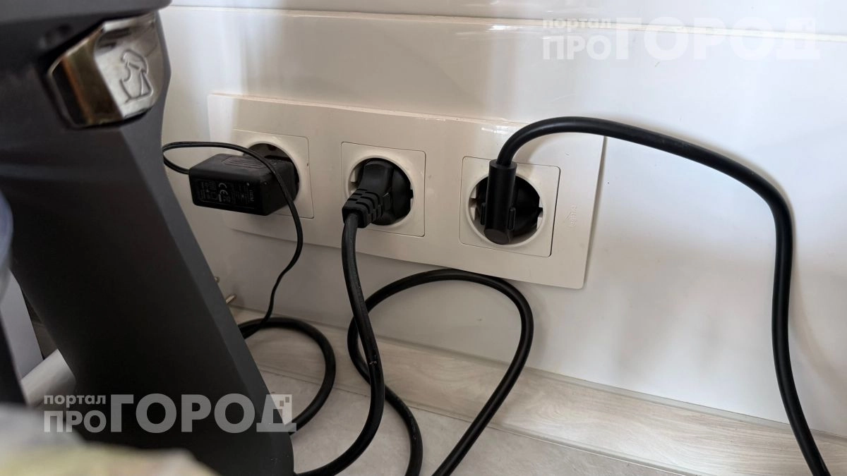 Рискуете остаться без жилья: почему эти 5 пар бытовых приборов запрещено включать в одну розетку одновременно