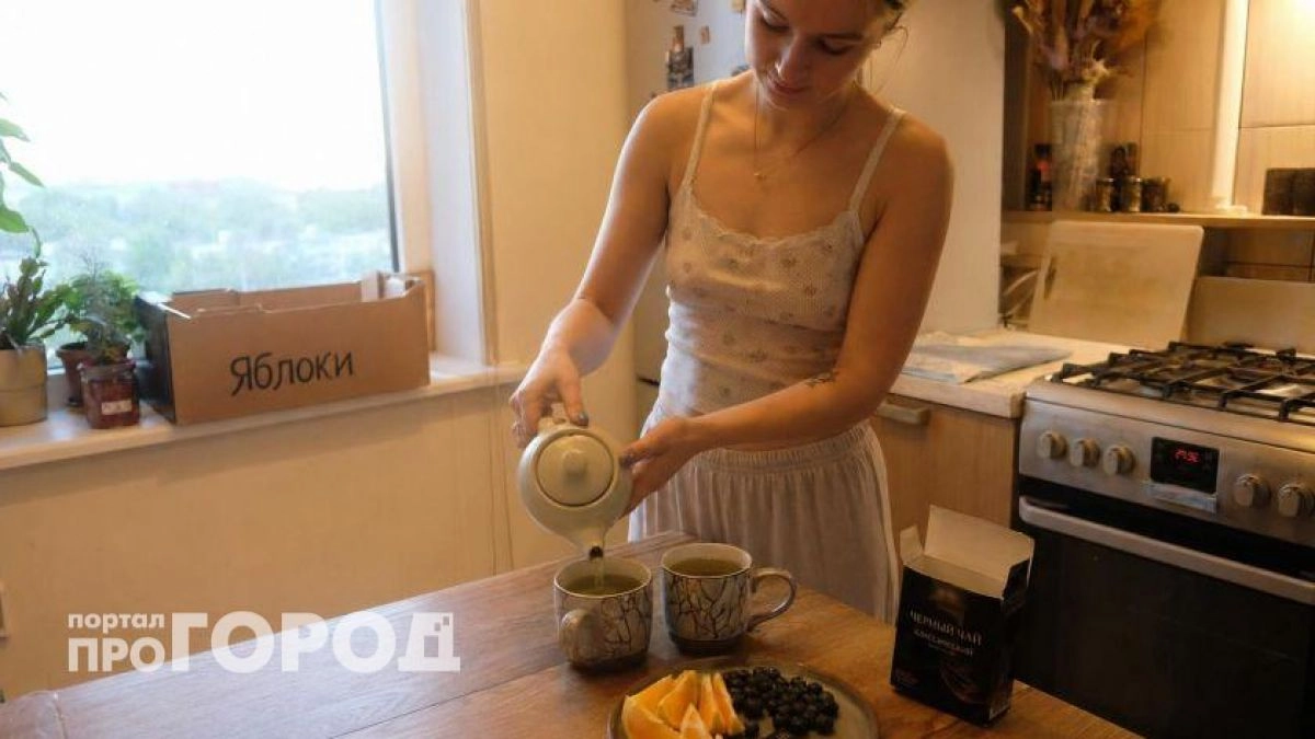 Выбросьте сладости из рациона: диетологи перечислили продукты к чаю, которые заметно омолаживают организм