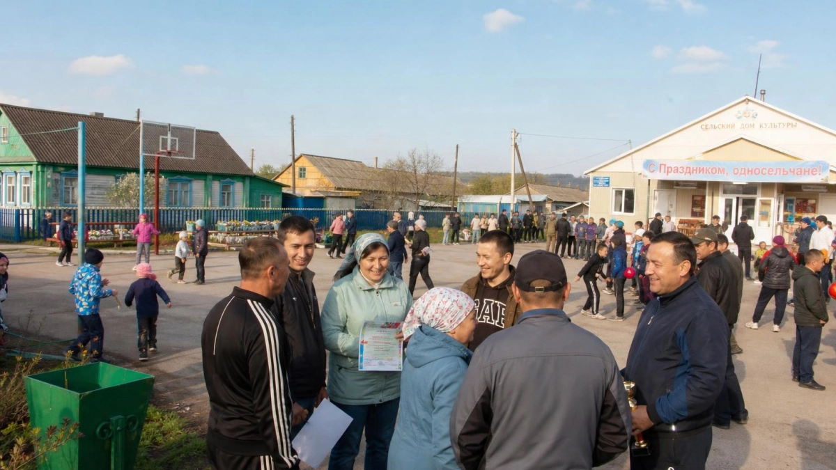 Глава Башкирии наградил 12 победителей конкурса «Трезвое село»