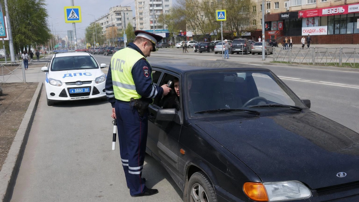 19-летний водитель из Башкирии получил 8 суток ареста за тонировку