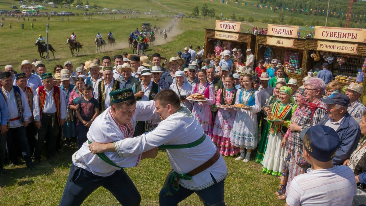 Сезон сабантуев в Башкирии: скачки, куреш и ярмарки до середины июля