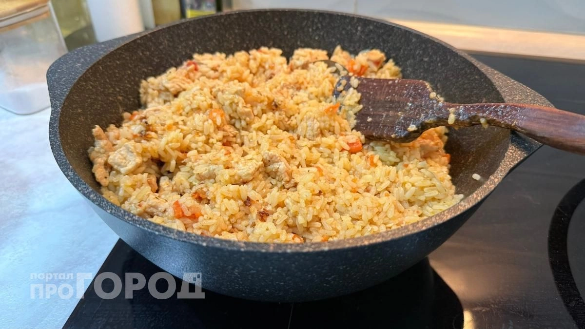 Забудьте о каше в казане: вот какой водой правильно заливать рис для идеального рассыпчатого плова