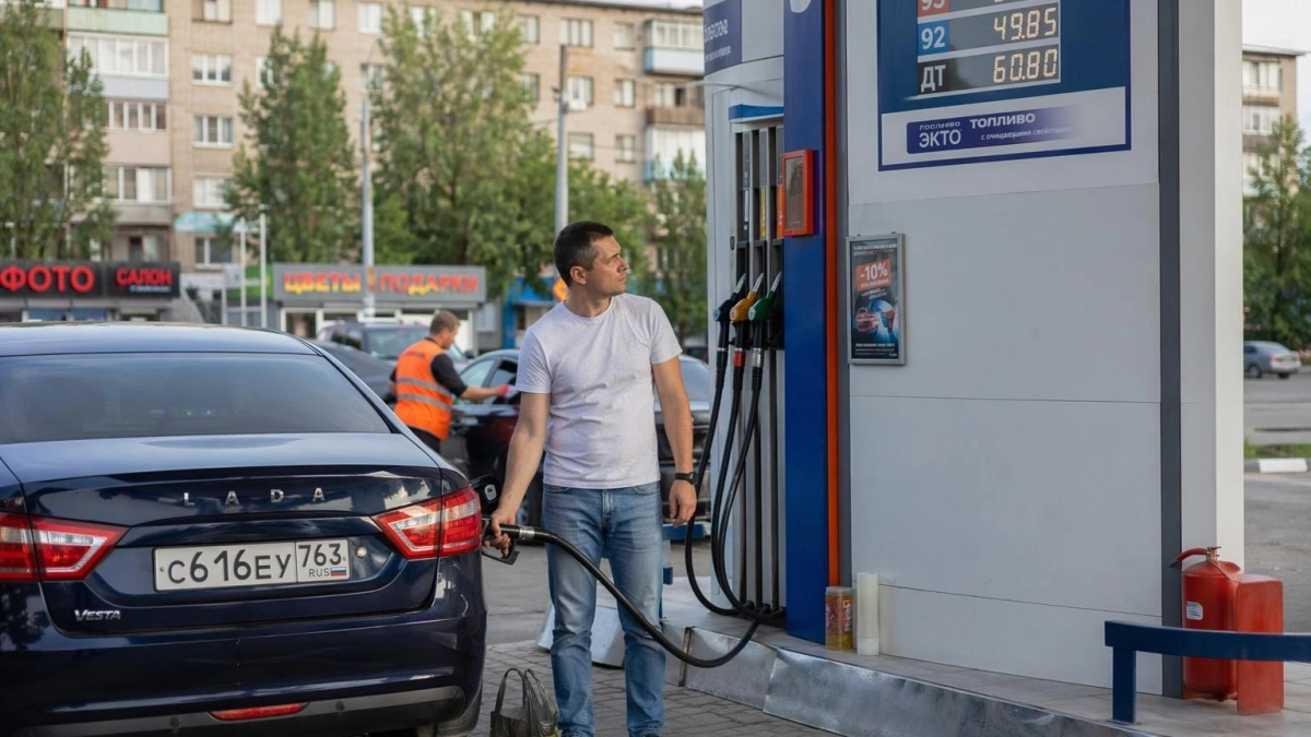 Башкирия в середине рейтинга: сколько литров бензина можно купить на зарплату
